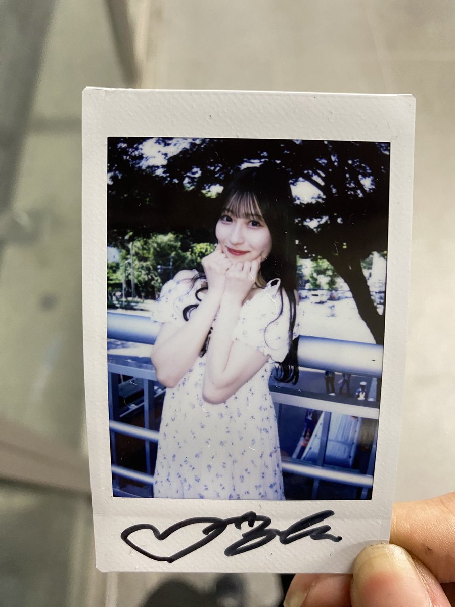 8/1 23:55ごろ
渋谷駅山手線のホームで拾いました！
アイドルさん…？かな？
トレカ用のだけどスリーブに入れて駅員さんに託しました！
落とし主さんに届きますように！