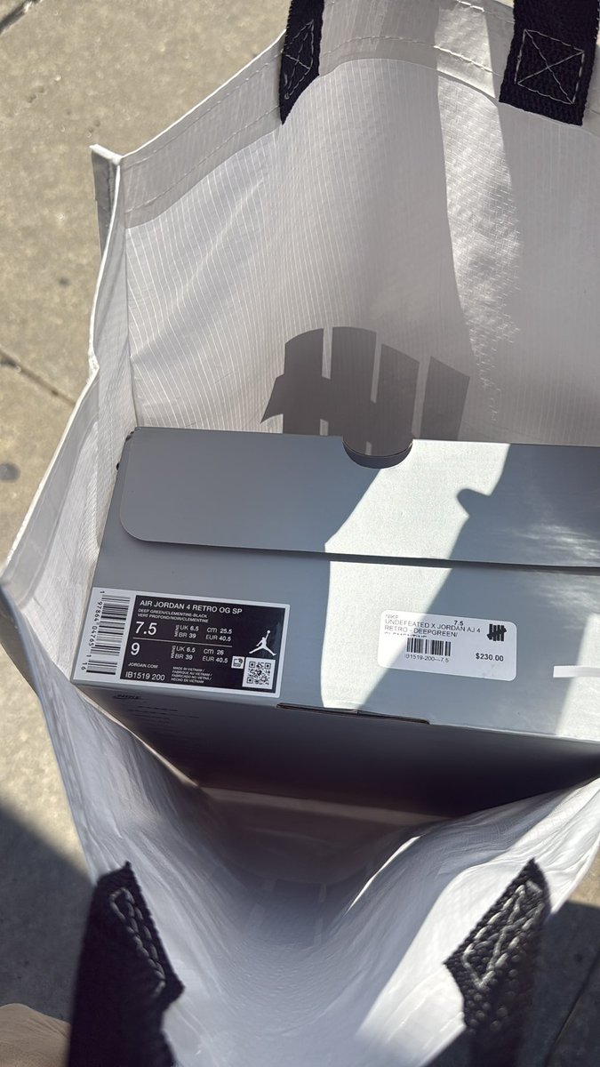 fleeboipaul's tweet photo. @snkr_twitr https://t.co/ImpXbekuMQ