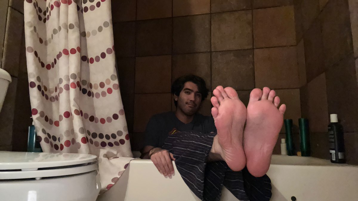 Want come join in shower ;3

#gayfeet #faylatino #gayhispanic #collegeguyfeet #softsoles