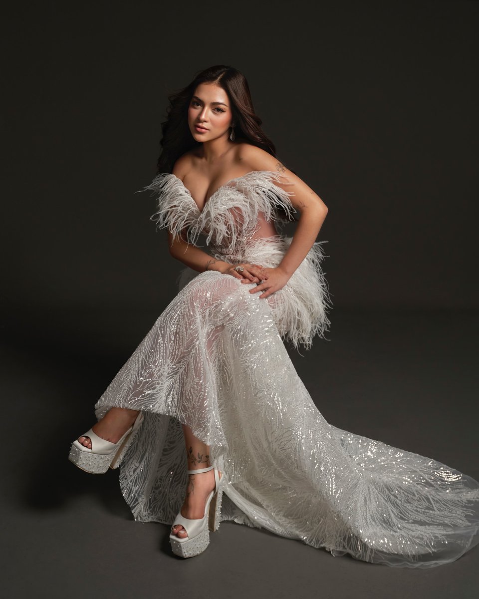 gmanews's tweet image. PRENUP ANG ATAKE! 😍🤍💎

Mika Salamanca shared portraits of her official gown for the #GMAGala2025 alongside her “Pinoy Big Brother: Celebrity Collab Edition” duo and gala partner, Brent Manalo.

COURTESY: Mika Salamanca/Facebook