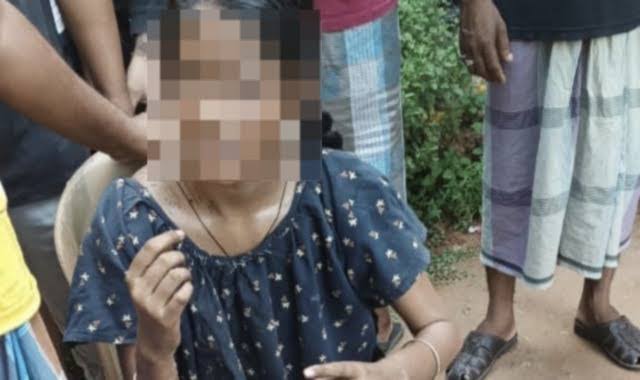 ଅପାରଗ ସରକାରର ଉଦାସୀନତାରେ ପୁଣି ଜଣେ ନିରୀହ ଝିଅ ଅକାଳରେ ବଳି ପଡ଼ିଗଲା ।

ପୁରୀ ଜିଲ୍ଲା ଅନ୍ତର୍ଗତ ବଳଙ୍ଗାଠାରେ ତିନି ଜଣ ଦୁର୍ବୃତ୍ତଙ୍କ ଦ୍ୱାରା ଜୀବନ୍ତ ପୋଡ଼ି ମାରିଦେବା ଉଦ୍ୟମରେ ଦିଲ୍ଲୀ ଏମ୍ସରେ ଚିକିତ୍ସାଧିନ ଅବସ୍ଥାରେ ନିରୀହ ଝିଅଟିର ଅକାଳ ବିୟୋଗ ମହିଳା ସୁରକ୍ଷା ଦିଗରେ ରାଜ୍ୟ ସରକାରର ଚରମ ଅବହେଳାର ଆଉ ଏକ ଜ୍ୱଳନ୍ତ ଉଦାହରଣ।