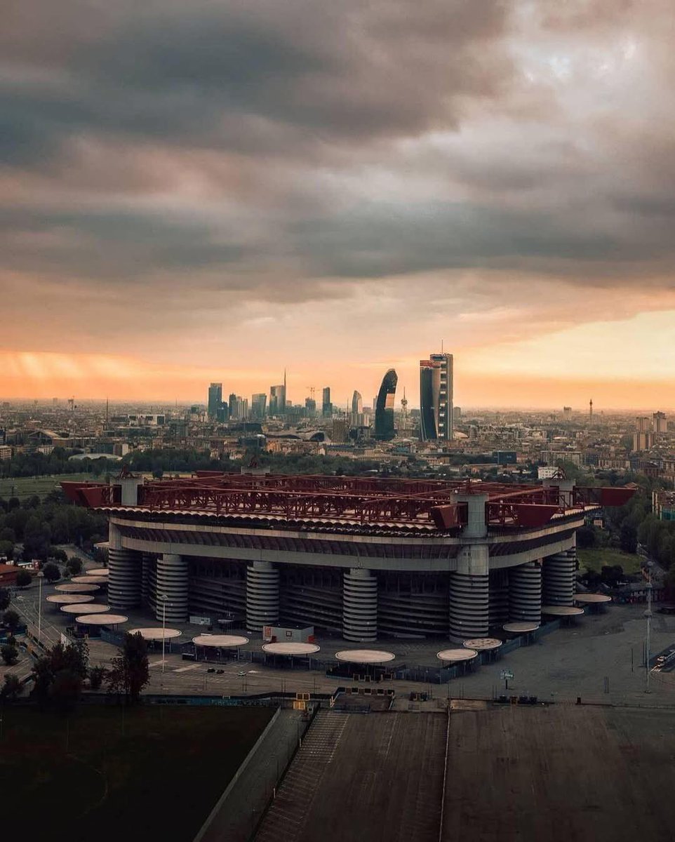 🏟️ San Siro under moody skies