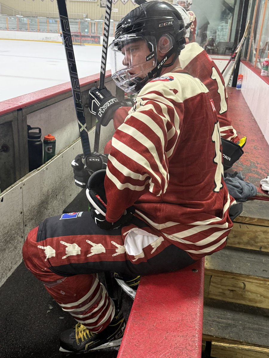 Nickerjones's tweet image. These #Sooners pant shells at the OKC #DraftExperience 😂

#BoomerSooner #Texassucks #Oklahoma