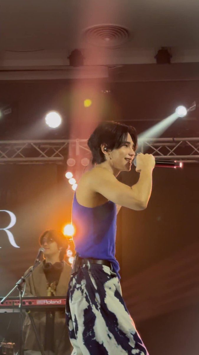 naturenever's tweet photo. เมื่อเจฟซายิ้มก็คือ ใดๆในโลกล้วนนน เบิกบานนน ตายสงบบบ #JeffSatur #ThePowerBand2025 https://t.co/IdyHzs6BWh