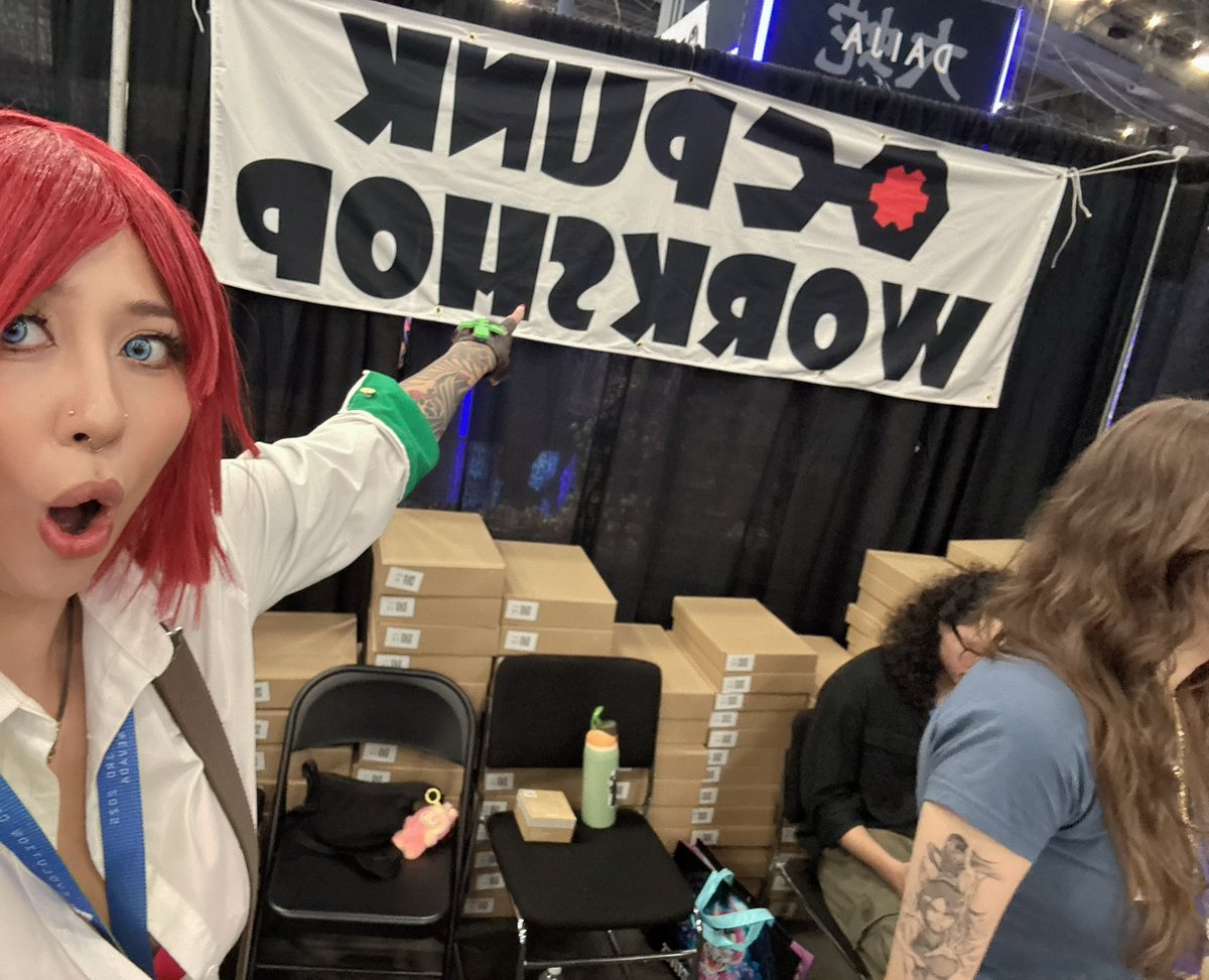 Come stop by the punk workshop booth and grab a limited edition EVO controller before they’re all gone !!!