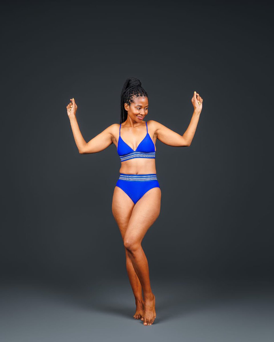 Upcomimg_mag's tweet photo. Name : Maky Moloi
Age : 44
Location : Naturena
Email address : moloimaky@gmail.com
Instagram page : Ke_ Kgosatsana 
Facebook : Maky Moloi
Motto : Love is what u make it ,so make it love
Number: 10 https://t.co/wRY5mJTTGz