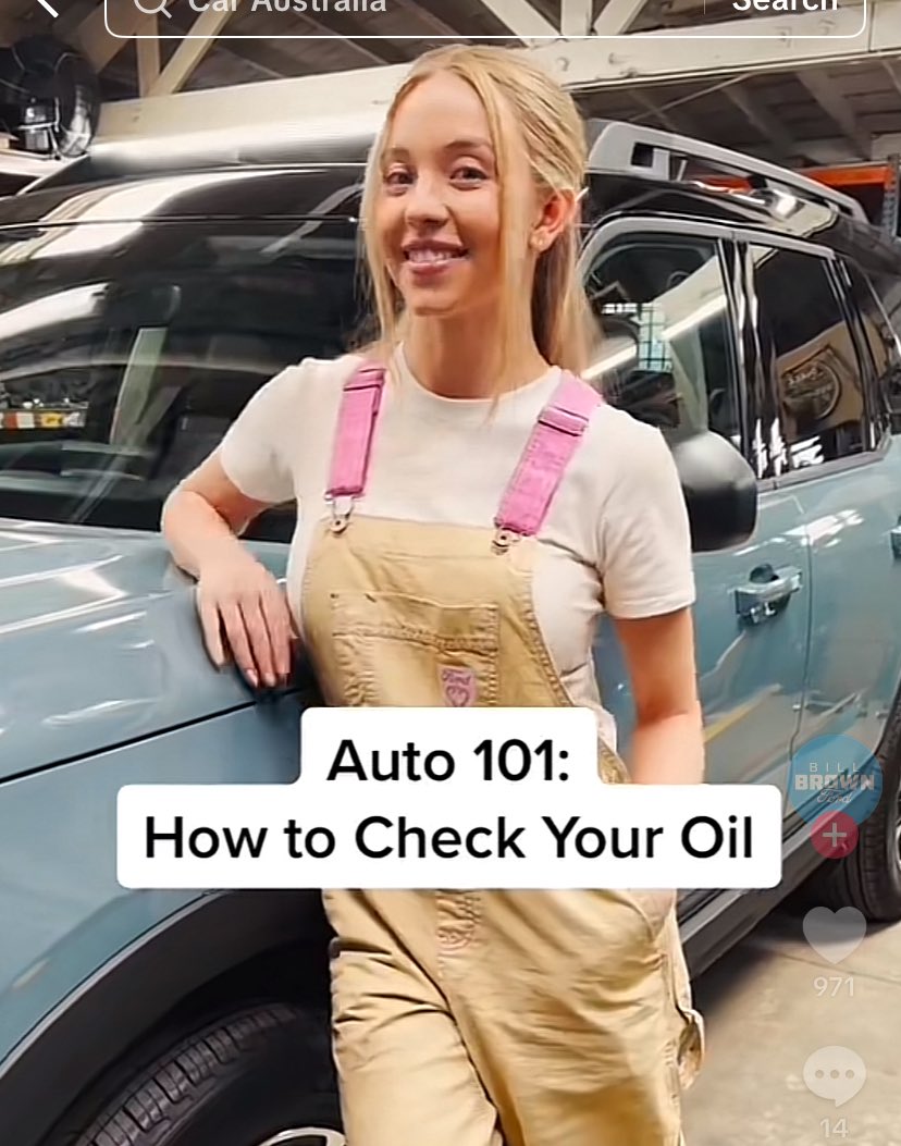 icedblondevie's tweet photo. I can’t believe this is the same sydney sweeny who taught me how to check my oil and put air in my tyres😢😢 https://t.co/aSj1zmRCcl