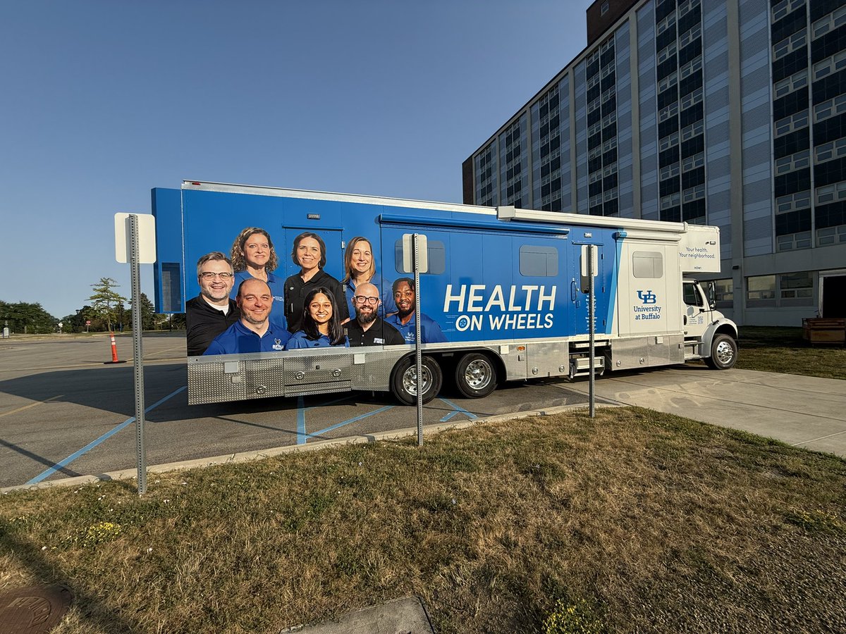 Buffalo_AT's tweet image. Great interprofessional free physical day today! We partnered with faculty and students from medicine, pharmacy, and dental medicine and rolled out the mobile health unit for its first use! Thank you for the @UBMDOrtho sports med fellows too! #UBuffalo #UBSPHHP