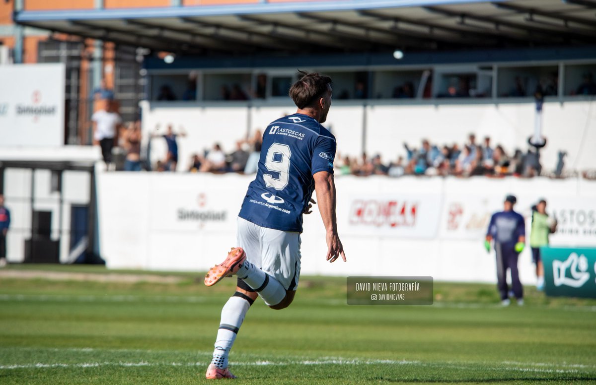 Paso a paso... firme🦶. #TristánSuárez venció 1-0 a Gimnasia y Tiro en el 20 de Octubre y no le pierde pisada al líder Atlanta: Tres puntos lo separan.

⚽️Domínguez el gol Lechero.

👏👏Suárez cumple un año sin perder de local: 18 partidos invicto.

📸<a href="/davidnieva95/">David Nieva</a>