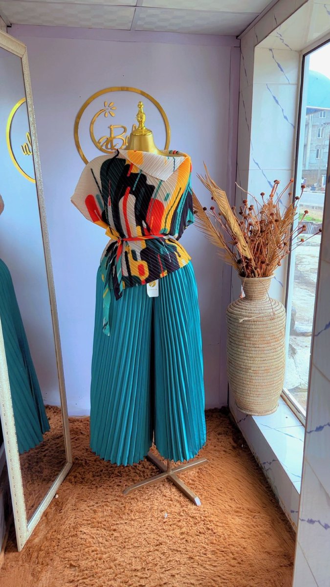 LabellaNG__'s tweet image. Available 
65,000 only 
Miyaki set 
Available for pickup or delivery 
Please retweet