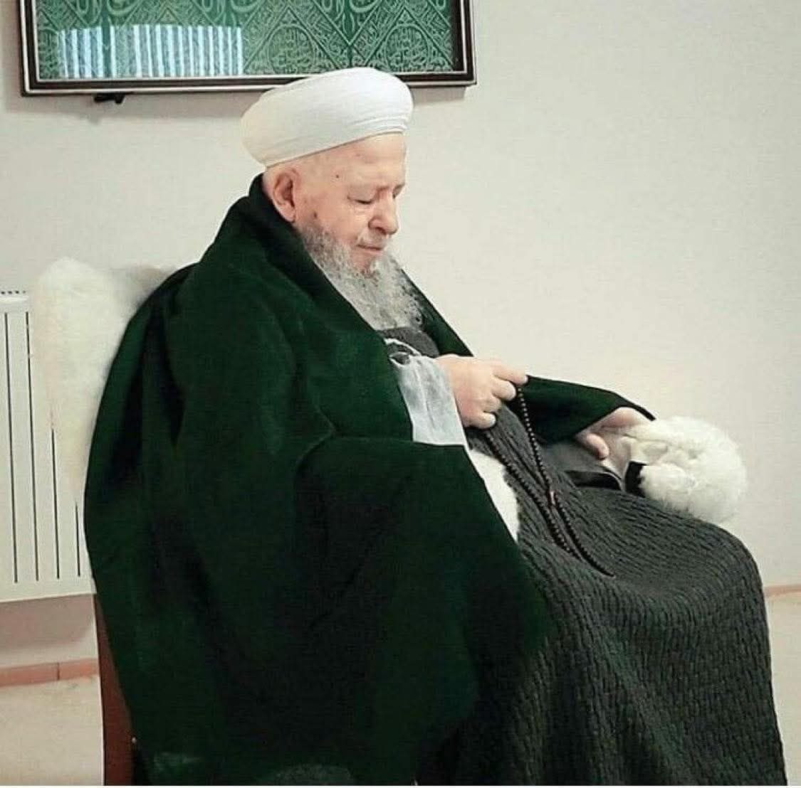 Suskunluğun tefekkür, sözün zikir,
bakışın ibretle olsun…

İmam-ı  Şafiî