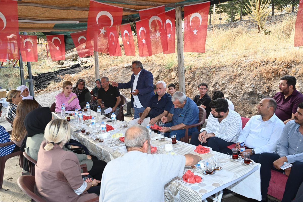 Kadiruşağı Mahallesi Ziyaretimiz 

Milletvekilimiz @sirac.official ve Yesilyurt teşkilatımiz ile birlikte Kadiruşağı Mahallemizi ziyaret ederek hemşehrilerimizle bir araya geldik. 
Gönül gönüle, omuz omuza daha güçlü yarınlar için sahadayiz💡✨️