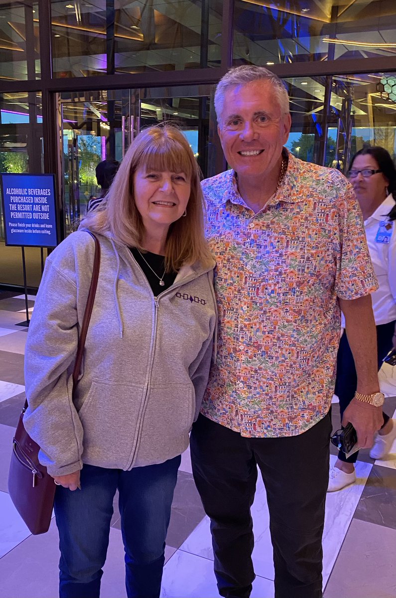 PamMilton1's tweet photo. @itsvegasmatt was so nice to stop for a photo with me. Really enjoyed the meet and greet also. Watch everyday. https://t.co/DqBIXL69Ce