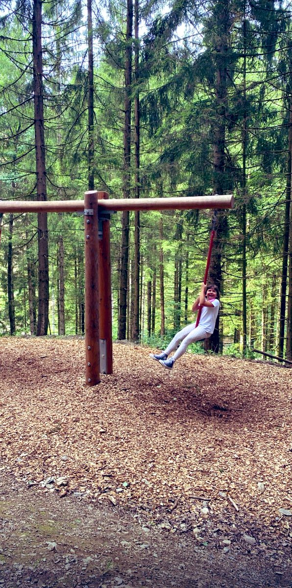 Que la maldad del hombre no vuelva a lastimarte nunca más mi dulce Tini. Que tus heridas del corazón sanen y que solo habite el amor y la alegría! Se hará JUSTICIA mi niña. Solo queremos que seas muy feliz lejos de aquí. Tus tres ángeles te cuidan ♥️