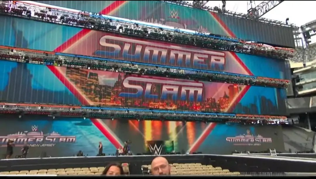 Me when i copy paste the raw/smackdown stage 4 times over #WWE #SummerSlam2025