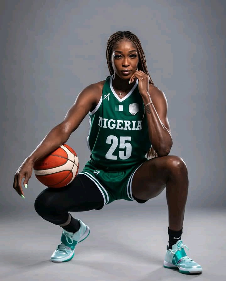 uch3_D_Fanatik's tweet image. Victoria Macaulay vs Senegal: 

13 PTS (11 in the first half) 
3 REB 
2 AST 
3 STL 
3 BLK 
+17 
55% FG 

She joins Murjanatu Musa as the only D'Tigress players to record 10+ PTS, 3+ STL &amp;amp; 3+ BLK at the 2025 AfroBasket. 

#ballchatwithkenny