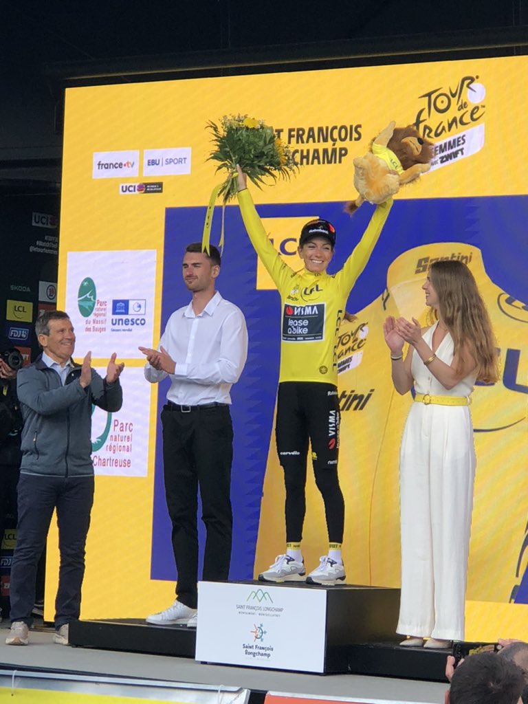 Yan Barry tweet media