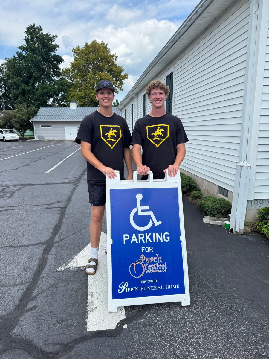 Baseball1CR's tweet photo. Our boys were rockstars today at the Peach Festival. They ran vendor parking in the morning, handicap parking in the afternoon and served as the cleanup crew at the very end. #communitymatters #stackgreatdays #leadersserve https://t.co/cGiyRKtwLE