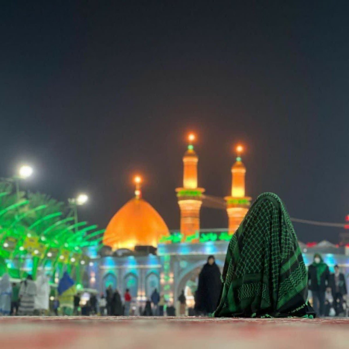 حسین جان تو اسوه شهامتی معلم شهادتی خوشا کسی که پا نهد به مکتب ولای تو
#حب_الحسین_یجمعنا
#ایران_امام_حسین