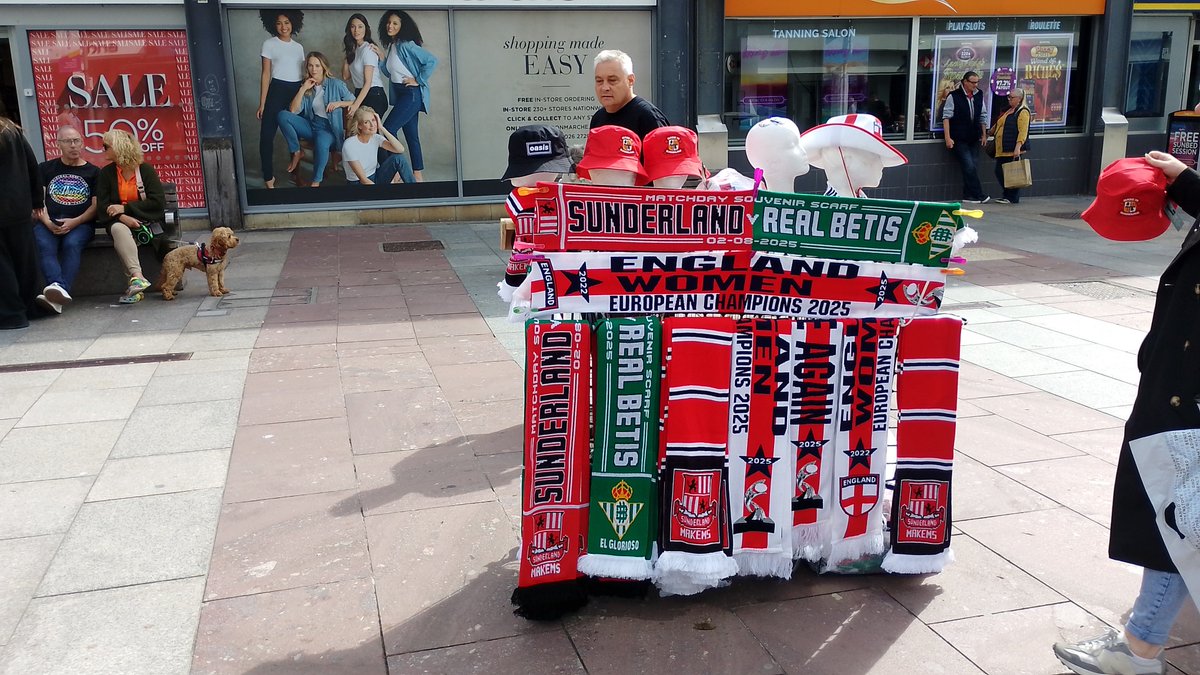 Another enjoyable pre season adventure. Great to meet up with so many beticos - lots of new faces . A really warm welcome from the Sunderland public, and the wonderful folk <a href="/FansMuseum/">Fans Museum</a> . THANKS to <a href="/RealBetis_en/">Real Betis Balompié</a> for coming to the north east!! 🏴󠁧󠁢󠁥󠁮󠁧󠁿🇵🇪🇳🇬💚😉