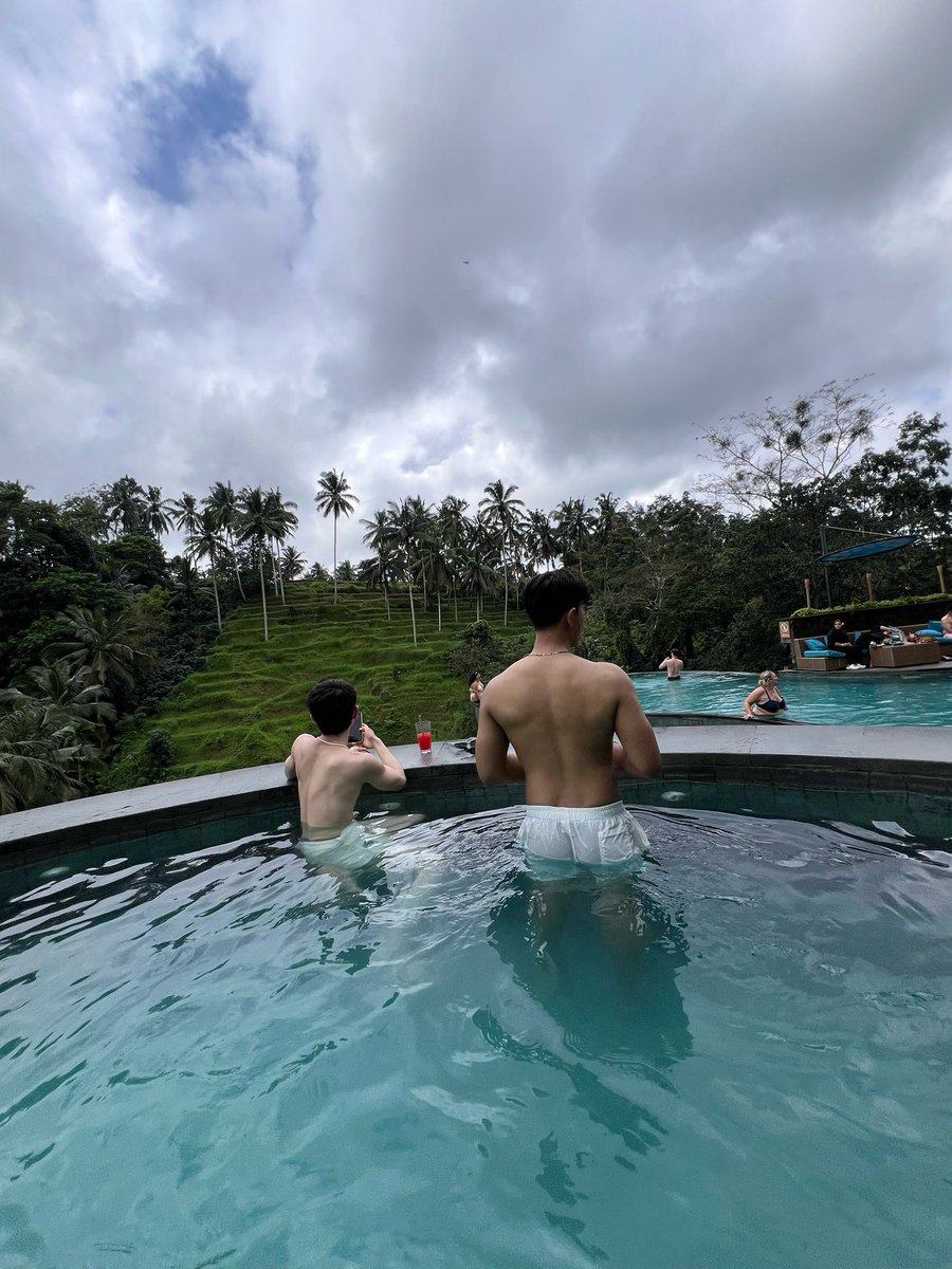 pool side, immediately yes 🌊🌅