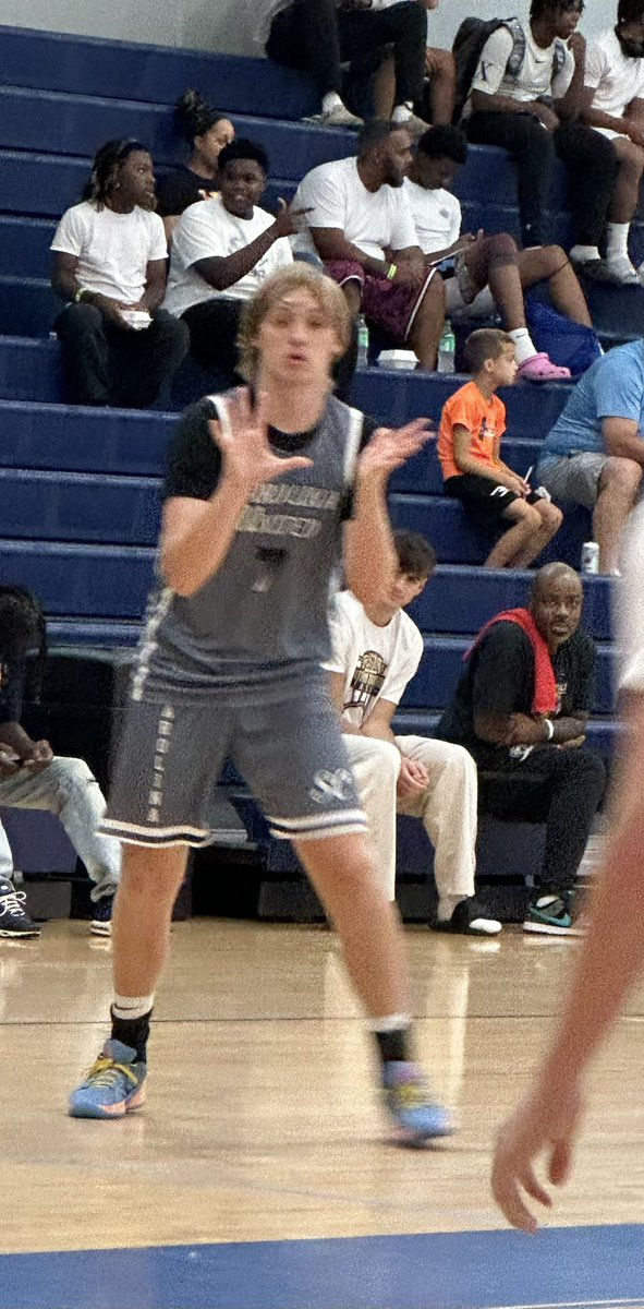Impressed by the play of Carolina United 14U 6’5 forward Sully Templeton - good hands, footwork, skills - plays hard - one to watch! #BIGSHOTS #CharlestonFinale