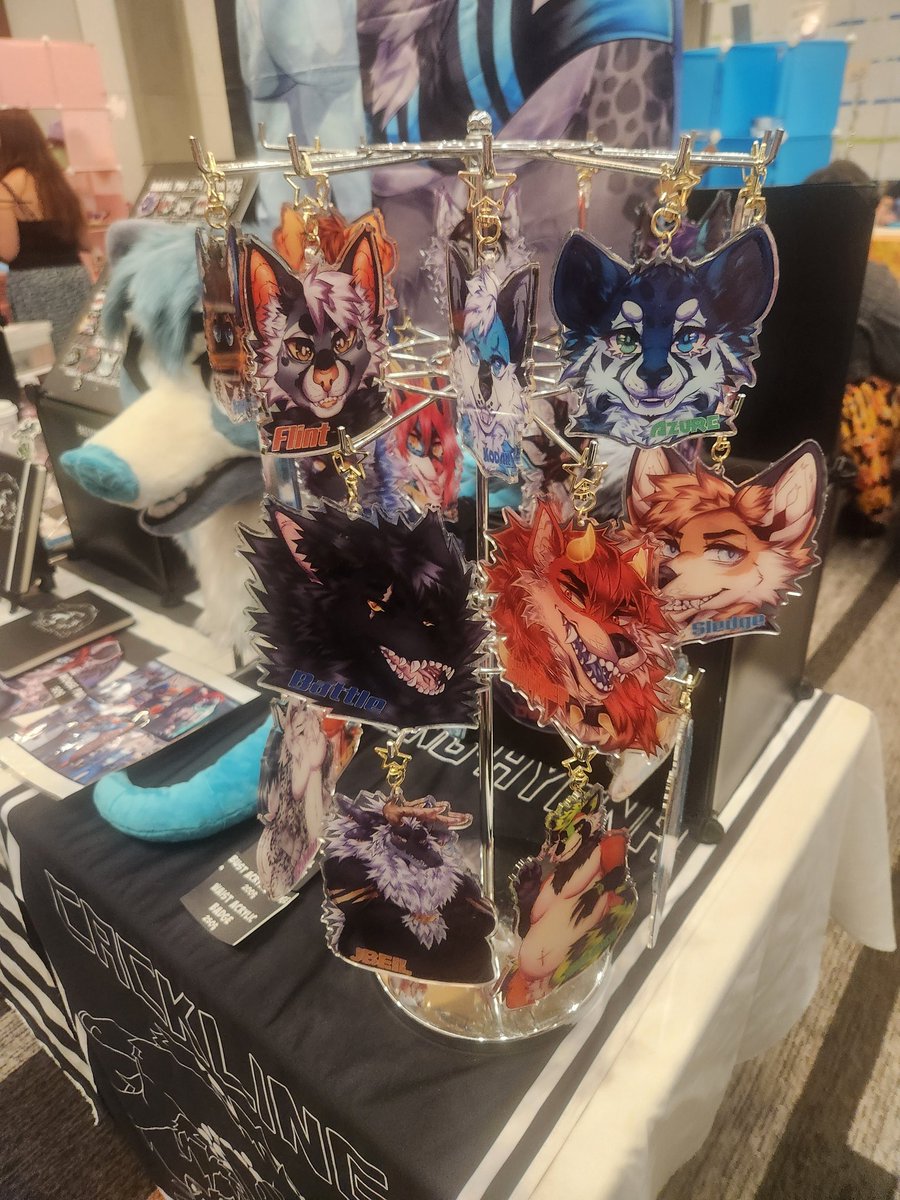 Day 2 of #Canfur2025 so make sure to come check me out waaay in the back corner away from the door! Got room for more acrylic badges!