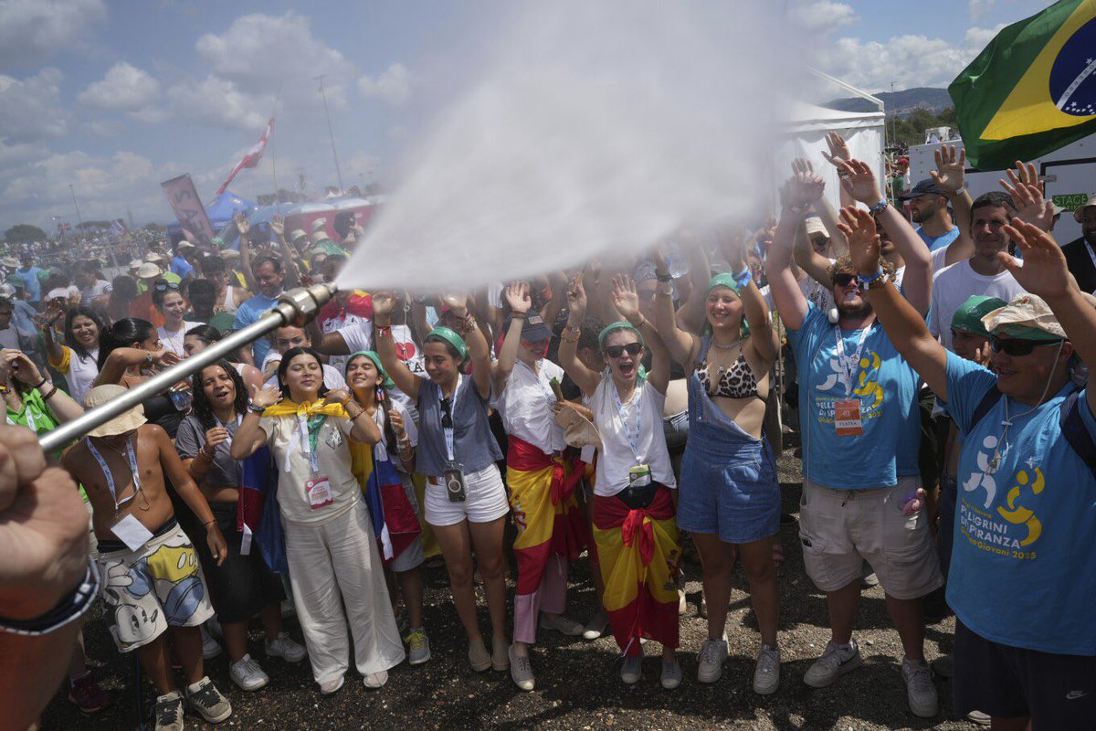David Crary (@craryap) on Twitter photo A half-million young Catholics invade Rome, awaiting Pope Leo XIV at Holy Year youth festival (From <a href="/AP/">The Associated Press</a> Religion Team’s <a href="/nwinfield/">Nicole Winfield</a> )
apnews.com/article/vatica… A half-million young Catholics invade Rome, awaiting Pope Leo XIV at Holy Year youth festival (From <a href="/AP/">The Associated Press</a> Religion Team’s <a href="/nwinfield/">Nicole Winfield</a> )
apnews.com/article/vatica…