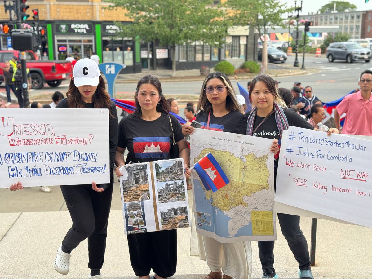 TTNEnglish's tweet photo. Cambodian Americans Unite to Support Peace Efforts Back Home

ODDAR MEANCHEY – Cambodians of all ages across Massachusetts, particularly in Lynn and Lowell, have gathered to rally in support of their homeland amid the ongoing border conflict with Thailand. The events aimed to raise awareness among Americans and the international community about the situation in Cambodia.

Participants said they hope their voices will help draw greater attention to the issue, urging U.S. President Donald Trump not only to continue facilitating the current ceasefire but also to support broader efforts to restore peace and justice in Cambodia.

They also appealed to the international community to safeguard Cambodia’s sovereignty and uphold the dignity of its people. Protesters called for stronger global engagement to ensure lasting peace and the justice they believe Cambodia deserves.

In the rallies, participants held signs reading messages such as “No more war, no more deaths” and “Cambodia deserves truth and dignity.”

Photos provided by Em Em, a Cambodian-American residing in Massachusetts.

Photos provided by Em Em, a Cambodian-American residing in Massachusetts.