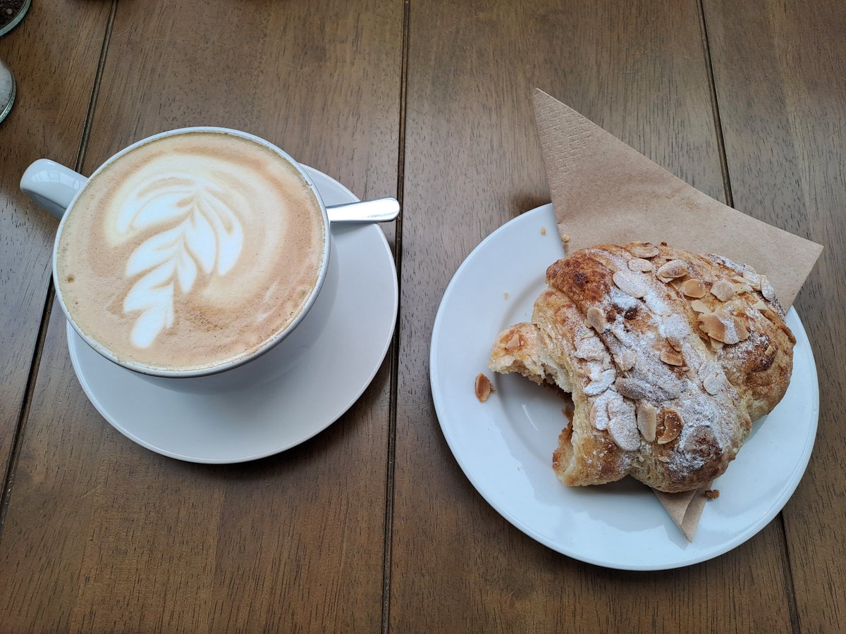 bolton_jinks's tweet photo. Visit to see our other local Norbot in #KingswoodPark, followed by a coffee and giant almond croissant at The Market Café Lounge. 🌞☕️🥐💖 @GromitUnleashed #GU3 #GromitUnleashed3 https://t.co/weUYhpomqw
