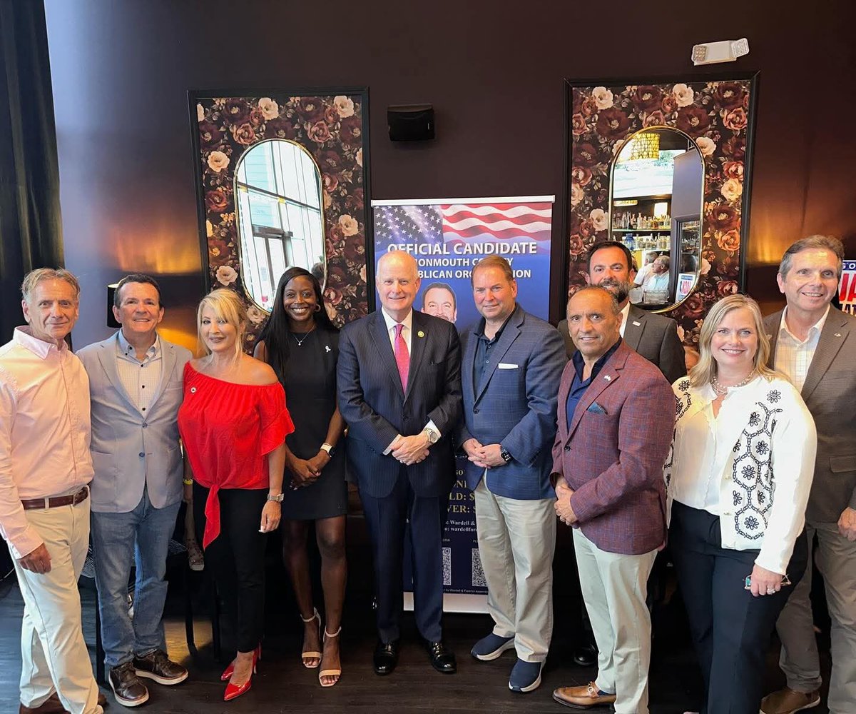 WardellFord4NJ's tweet image. Great meet&apos;n&apos;greet in Long Branch this week. Big things happening here: 8-10 years ago, GOP was losing this city by more than 20%. Just last year, pulled within 3% of winning it!

Thanks to our next Lt Gov, Sheriff Jim Gannon for coming! Can&apos;t wait to fix NJ with him &amp;amp; @Jack4NJ