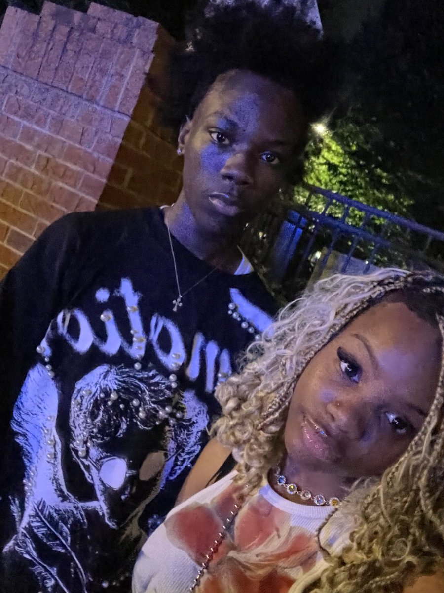 the queen tweet media