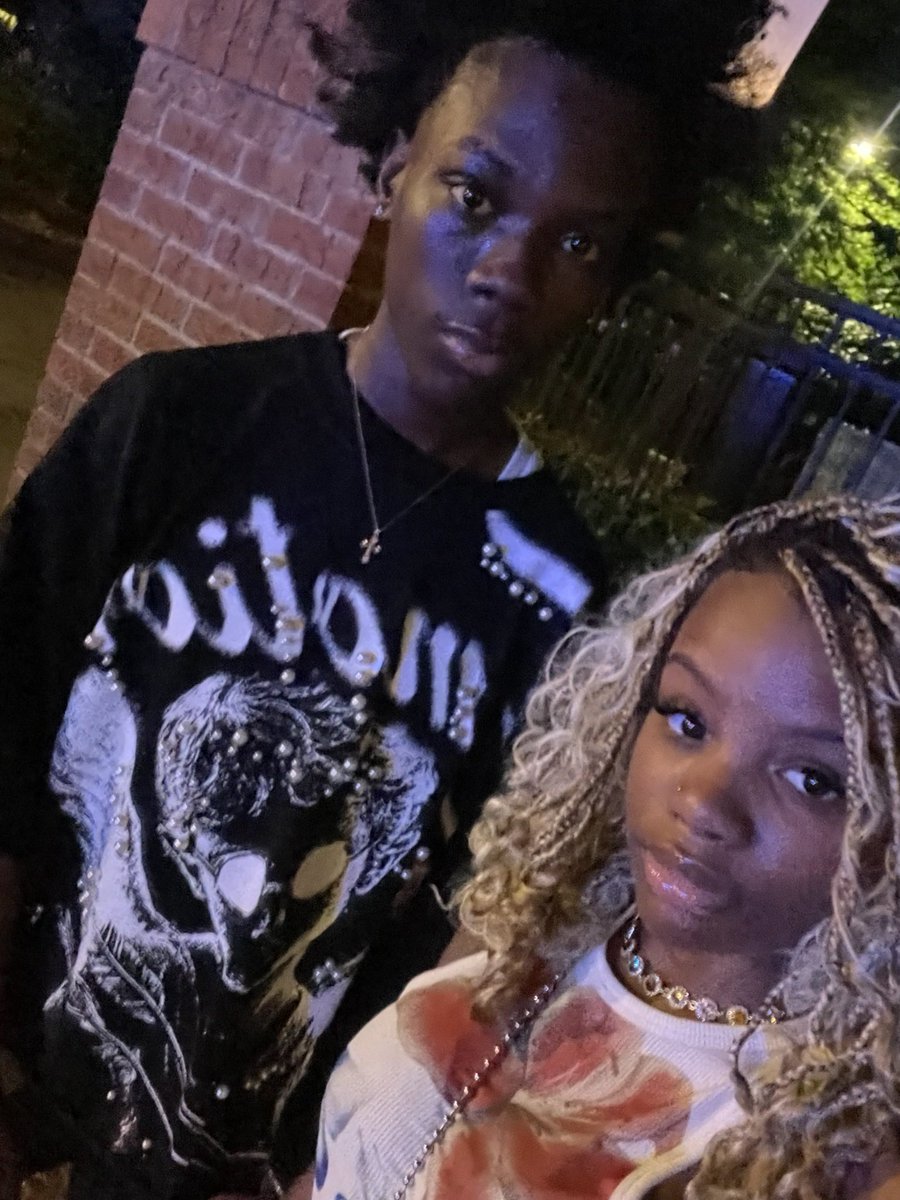 the queen tweet media