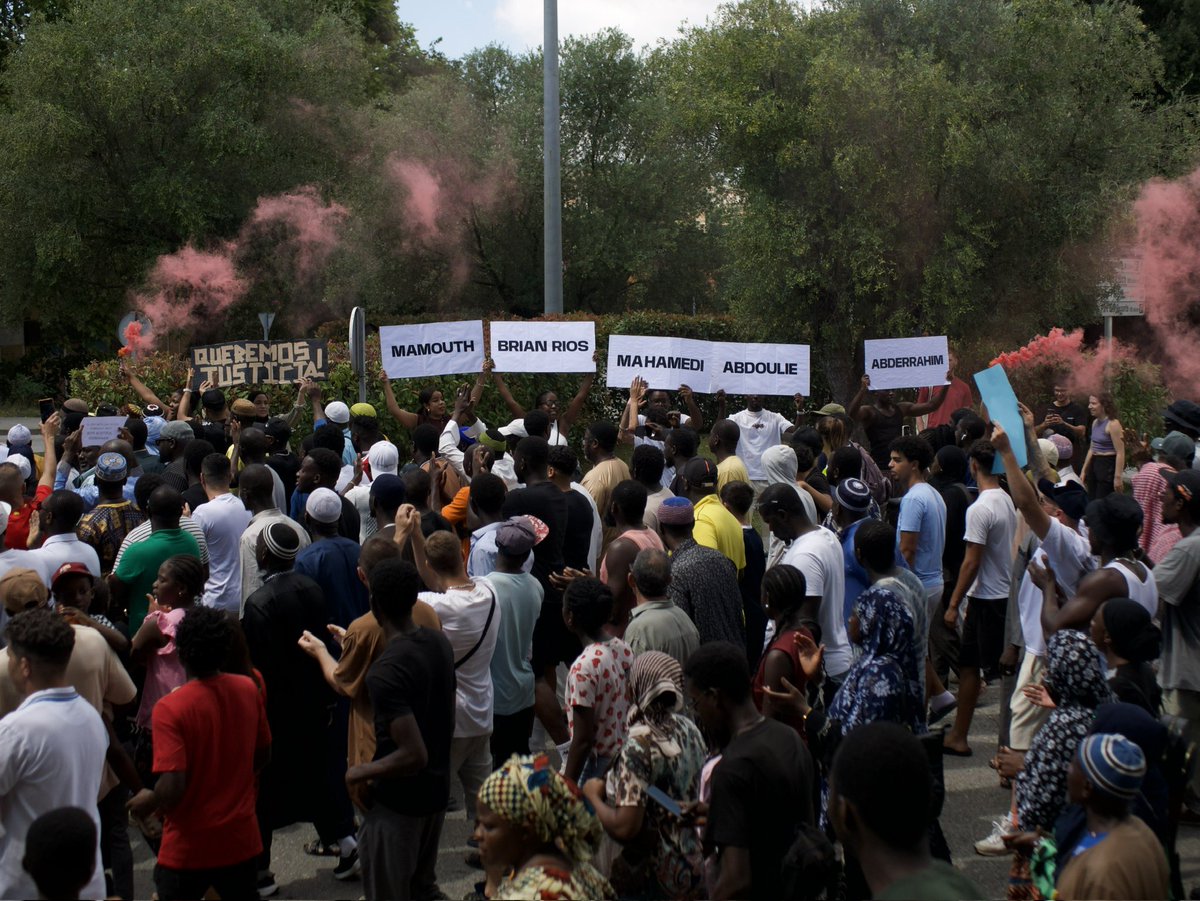 OJS_Vobm's tweet image. 🔴 || Imatges de la manifestació d’avui.

Avui hem sortit als carrers de Montornès per exigir justícia, veritat i reparació per en Mahamedi i la seva família. 

Contra la impunitat policial i el racisme institucional, unitat de classe!