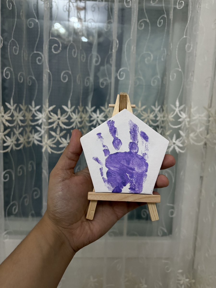 Bugun <a href="/mohimraimova/">mohina</a> art-picnic qildi. Spoʻnsrim Farida ikkalamizga borib maza qilib kelishni aytdi va rostan maza qildik. San’at asarini devorimizga ilib qoʻydik. Faridagayam jajji xolst topibdi Mohina. Bugungi kunim ijodiy atmosferada oʻtdi. Erimga koʻp rahmat podderjka uchun💜