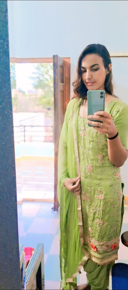 मेरा नया सूट  कैसा है मित्रों  ??

EVERGREEN 💚💚