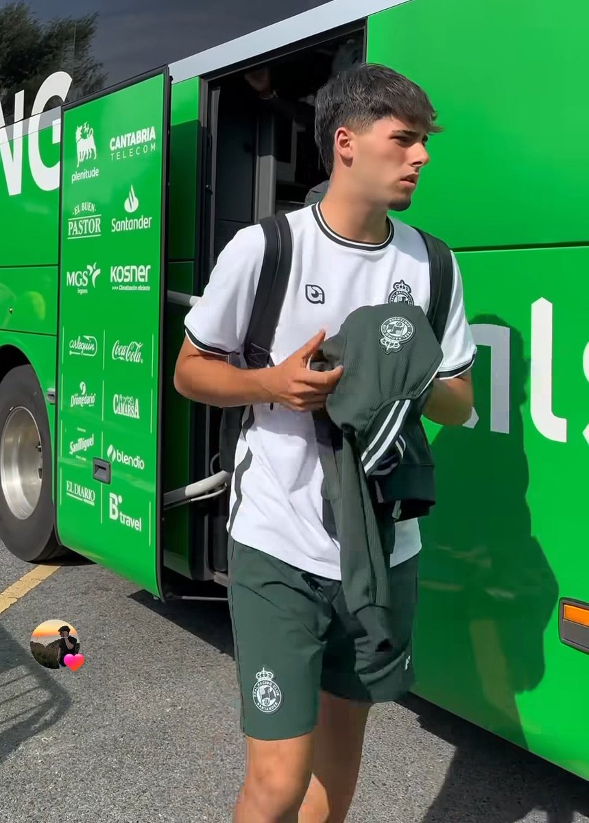 Óscar García Mayo 🎙 (@oskargarcia16) on Twitter photo En Irún 🆚️ <a href="/Osasuna/">C. A. OSASUNA</a> con:
Ezkieta; Michelin, Mantilla, Saúl, Mario; Sergio, Maguette; Andrés, Yeray, Izan; Rodri Ramos.
💡 Podría debutar Santi Franco, pichichi de #TerceraRFEF con el Barquereño
Enlace: youtube.com/live/X5FKzyGaU… En Irún 🆚️ <a href="/Osasuna/">C. A. OSASUNA</a> con:
Ezkieta; Michelin, Mantilla, Saúl, Mario; Sergio, Maguette; Andrés, Yeray, Izan; Rodri Ramos.
💡 Podría debutar Santi Franco, pichichi de #TerceraRFEF con el Barquereño
Enlace: youtube.com/live/X5FKzyGaU…