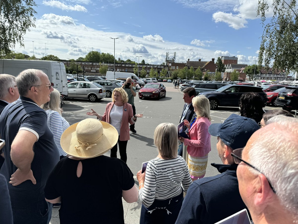Will Calverley 🇬🇧 (@willcalverleyuk) on Twitter photo Brilliant to be out this morning, supporting our officially selected <a href="/Conservatives/">Conservatives</a> Candidate for the Greater Essex Mayoralty, <a href="/LouiseMcKinlay/">Louise McKinlay</a> ! 🇬🇧 Brilliant to be out this morning, supporting our officially selected <a href="/Conservatives/">Conservatives</a> Candidate for the Greater Essex Mayoralty, <a href="/LouiseMcKinlay/">Louise McKinlay</a> ! 🇬🇧