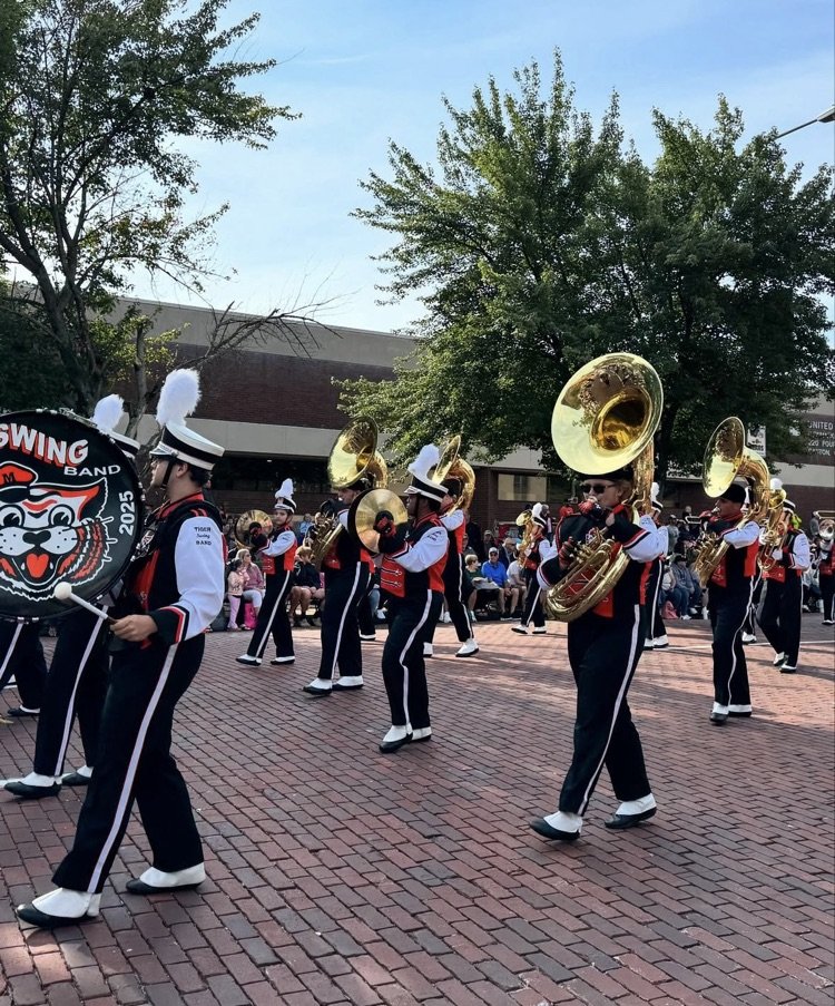 Our Massillon Tiger Swing Band and cheerleaders represented us proudly this morning in the Pro Football Hall of Fame Parade! It was a beautiful day to show off some Tiger spirit!🧡🖤