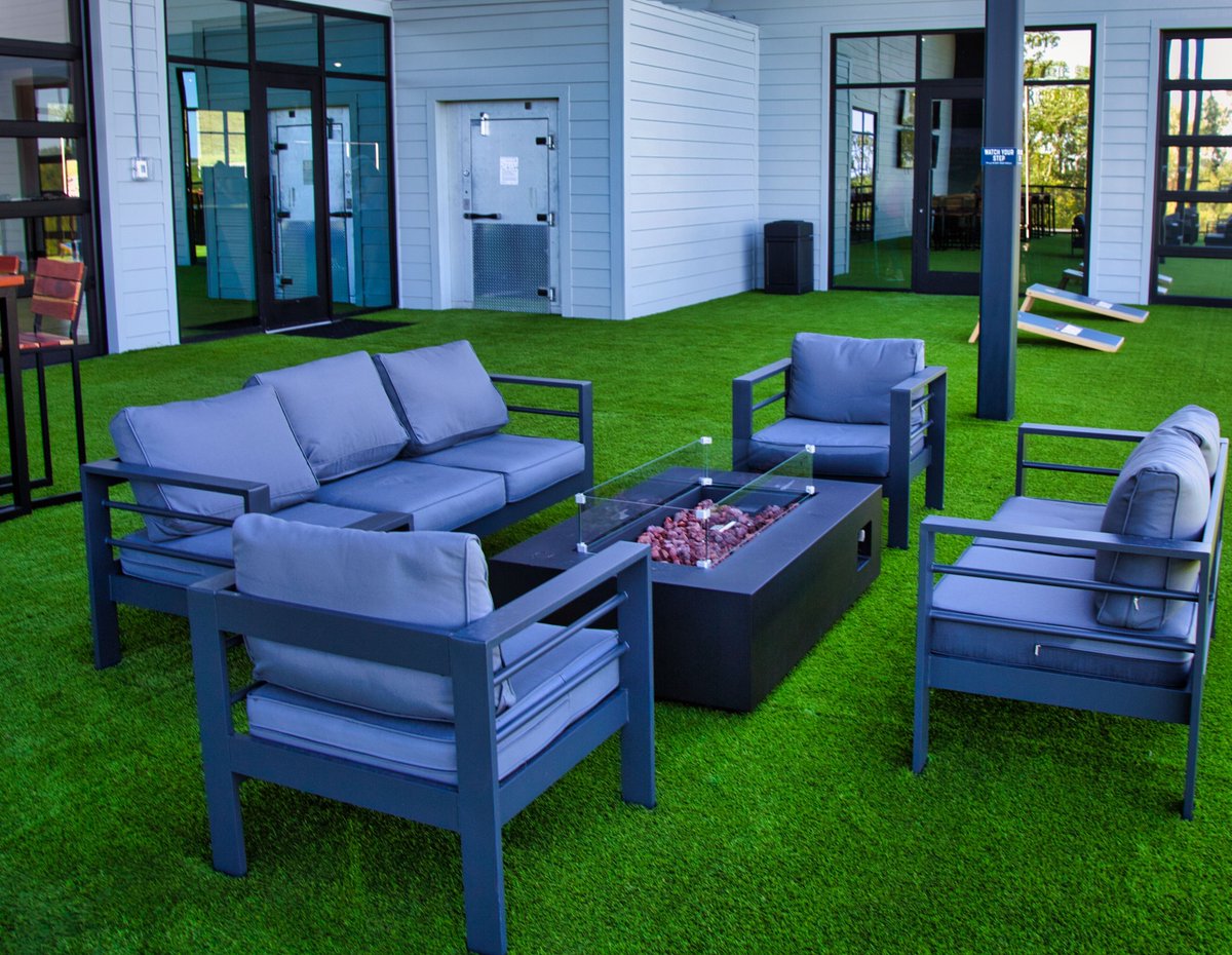 Food. Pickle Ball. Golf Simulators. Mini Golf. Repeat @ The Social Birdy

branson.com/attractions/th…