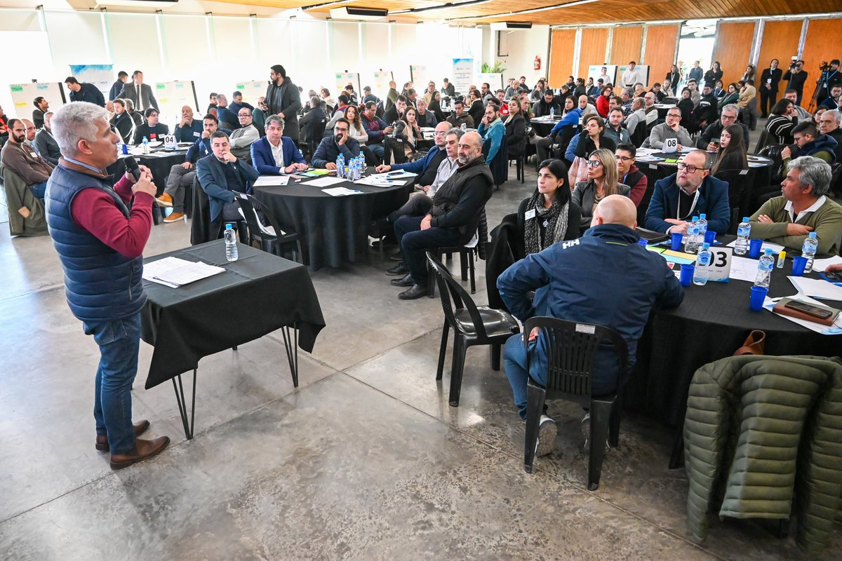 FORMULACION DEL PLAN MAESTRO DE ENERGÍA 2025-2035. Durante toda la mañana de este sábado mantuvimos una provechosa reunión de trabajo, muy participativa y calificada, para abordar la temática de la ENERGÍA. Una usína de  buenas ideas !!!