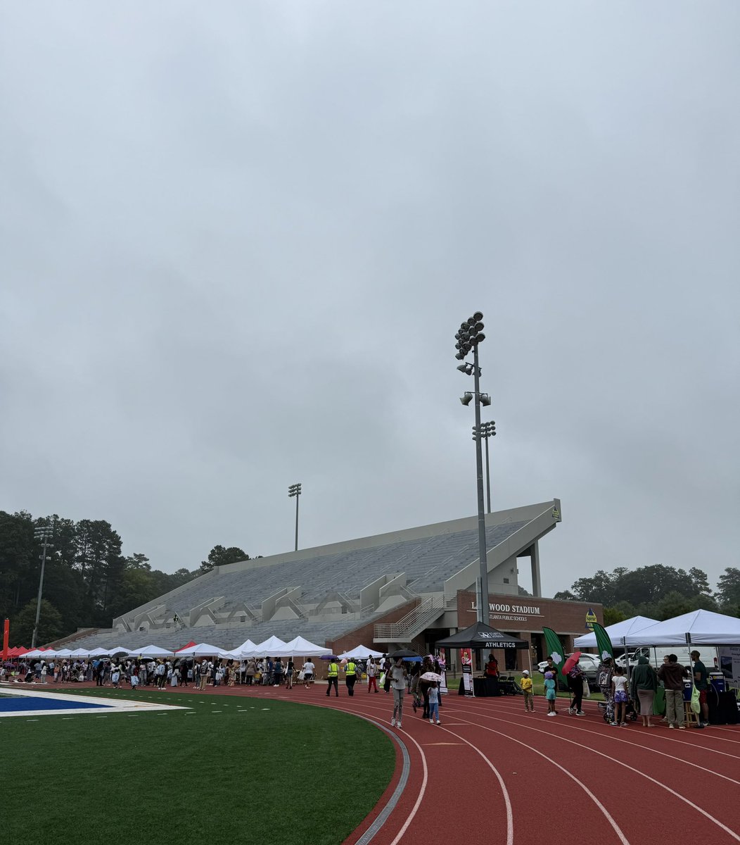 Shout out to the Registration Team! 🤩 
So fun to meet students and families at the APS Back to School Festival! ✏️🍎 <a href="/apsupdate/">ATL Public Schools</a>