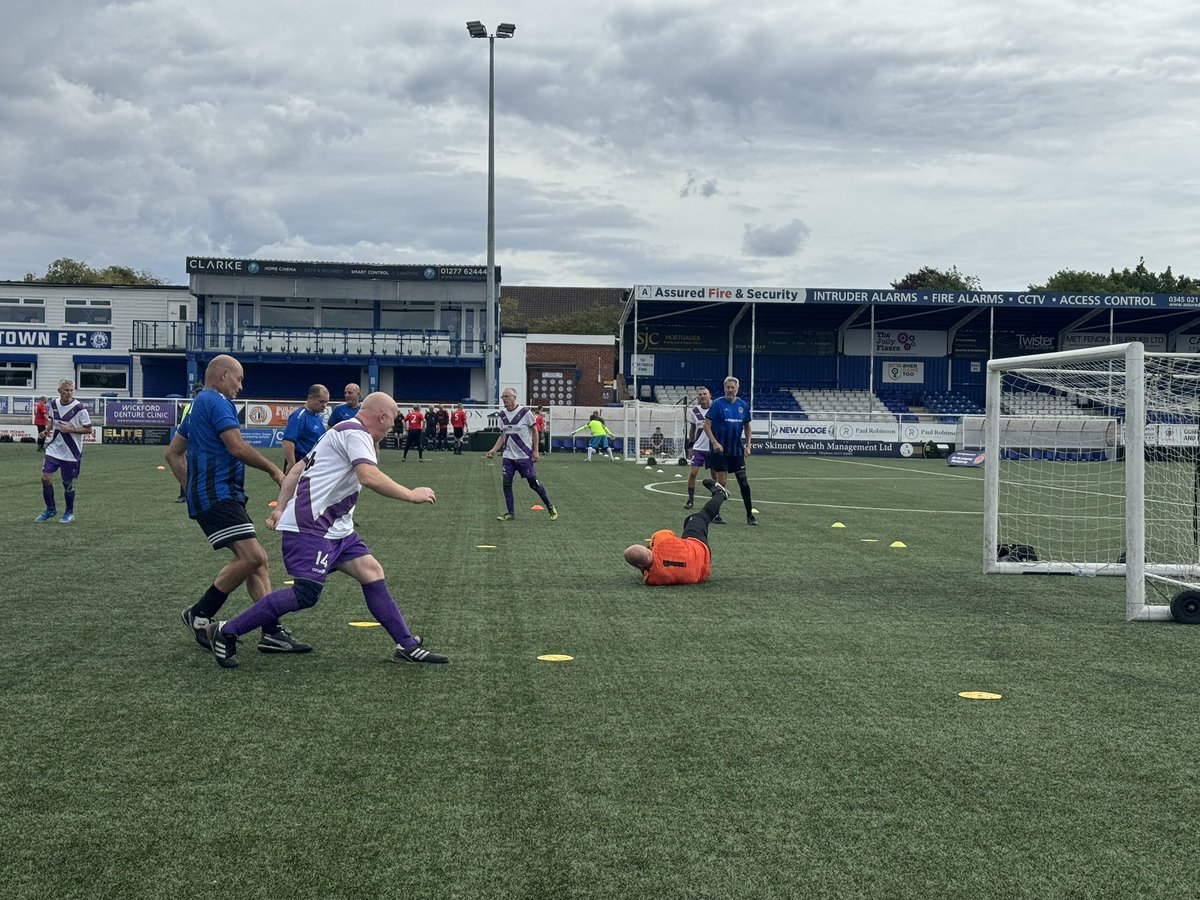 Saturday fun in the FA cup, sadly we won’t progress further but we be back next year. 
Thanks to Robin driving the mini bus. We move on to the social league tomorrow. Busy weekend.  🔴⚫️⚽️😀