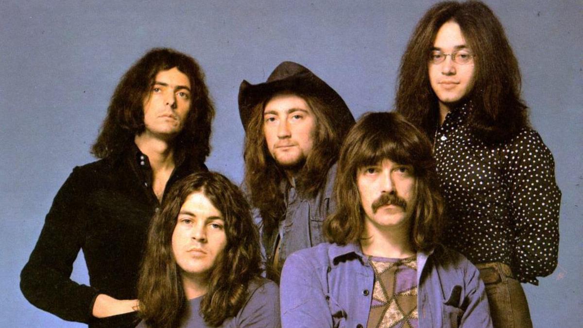 INSPECTORÍA GENERAL.

La poca tolerancia musical de Ritchie Blackmore para seguir realizando "trabajos en grupo" con su ex "compañeros" de Deep Purple, especialmente Ian Gillan y Roger Glover, provocó alguna vez que fuese citado a INSPECTORÍA GENERAL.