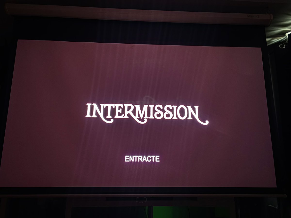 Petite réflexion pendant l’entracte. 
Je pensais que les grands films il ne fallait pas les revoir trop vite…
J’avais tort.
Cette seconde vision rapprochée de Barry Lyndon est encore meilleure.
Il fait parti de ces films « poupée russe » que l’on a jamais fini d’ouvrir.