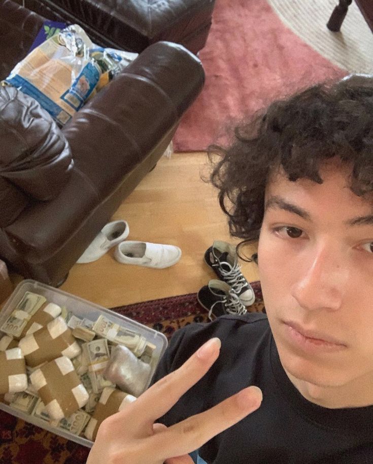 niccoloangelz's tweet image. little me                                      big me