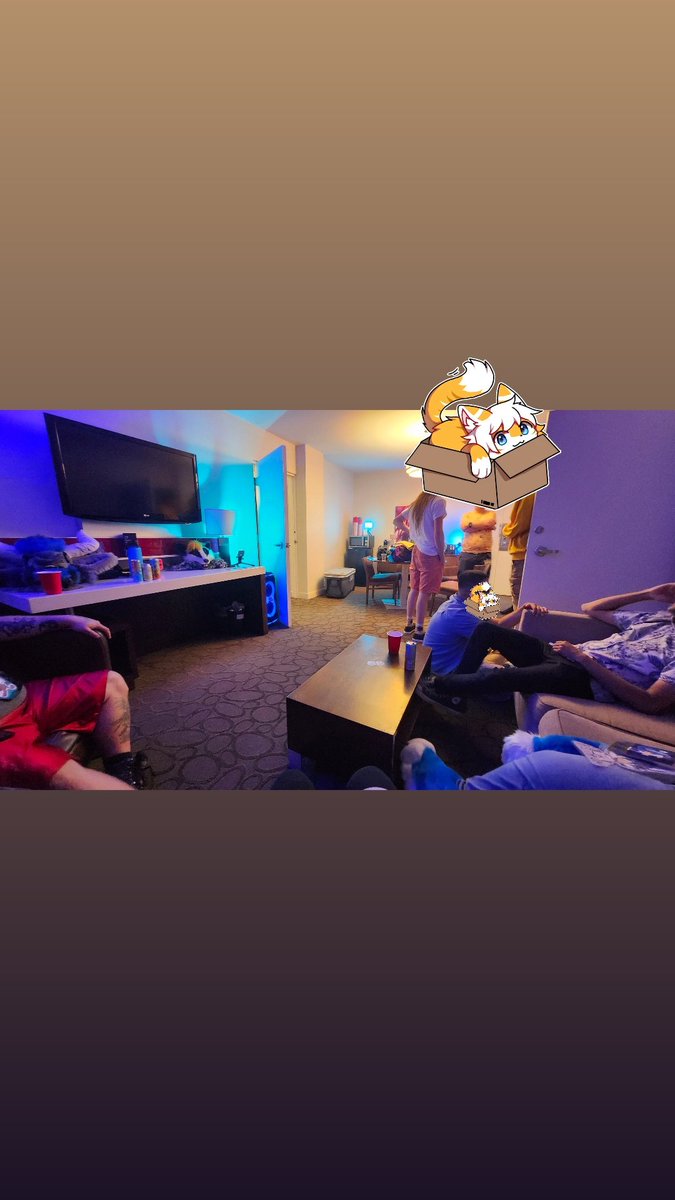 Little fun room party last night hehe :3 
#Canfur2025