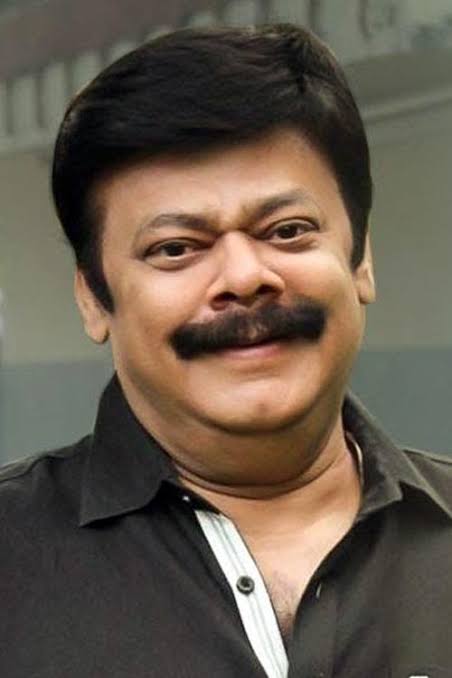 தனது தனித்துவமான நகைச்சுவை நடிப்பால் தமிழக மக்களை கவர்ந்த திரைப்பட நடிகரும், நீண்டகால நண்பருமான திரு.மதன் பாப் அவர்கள் உடல்நலக்குறைவால் காலமானார் என்கிற செய்தி மிகவும் வருத்தமளிக்கிறது.

அவரை இழந்து வாடும் குடும்பத்தினர், உறவினர்கள், ரசிகர்கள் அனைவருக்கும் எனது ஆழ்ந்த இரங்கலை
