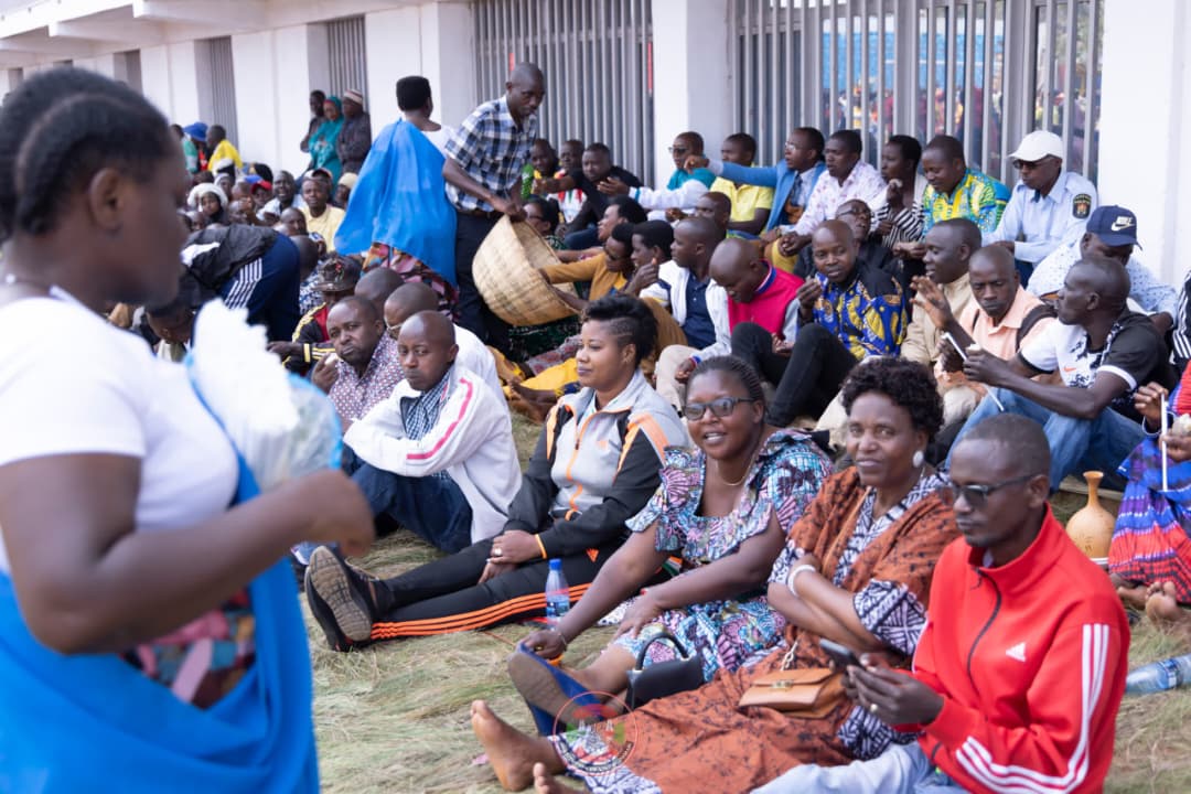 La cérémonie a également été marquée par l’accueil des députés élus dans la province <a href="/PButanyerera/">Province Butanyerera</a>, venus, eux aussi, soutenir les initiatives locales et célébrer cette journée dédiée à la commune.#Burundi <a href="/PButanyerera/">Province Butanyerera</a> 4/8