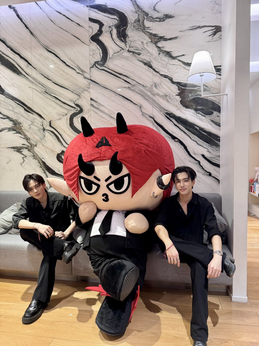 Ppsanta's tweet image. ขอบคุณทุกคนจากใจจริงนะครับที่อดทนรอพวกเรา รอนานร้อนมากแน่ๆ อย่าลืมดูแลสุขภาพกันด้วยนะครับ พวกเทอสำคัญที่สุดสำหรับพวกเรานะ วันนี้มาหากันเยอะมาก ดีใจมากๆเลย ขอบคุณที่ซัพพอร์ตพวกเรามาเสมอ สำหรับคนที่พึ่งมาเจอกันยินดีที่ได้รู้จักนะครับ ไว้มาหาพวกเราอีกบ่อยๆนะ🥰🖤🫶🏻🤍
@perthppe…